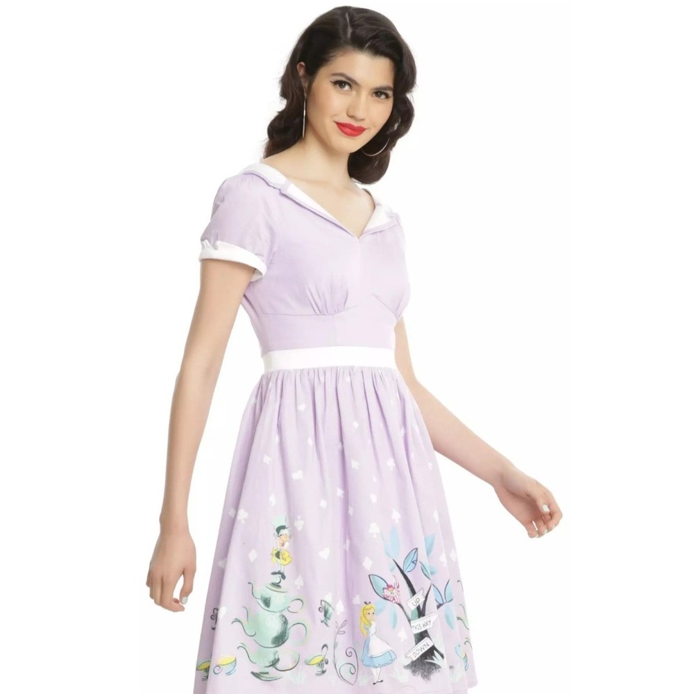 Hot Topic Disney Alice In Wonderland Tea Party Dress Size Med Purple